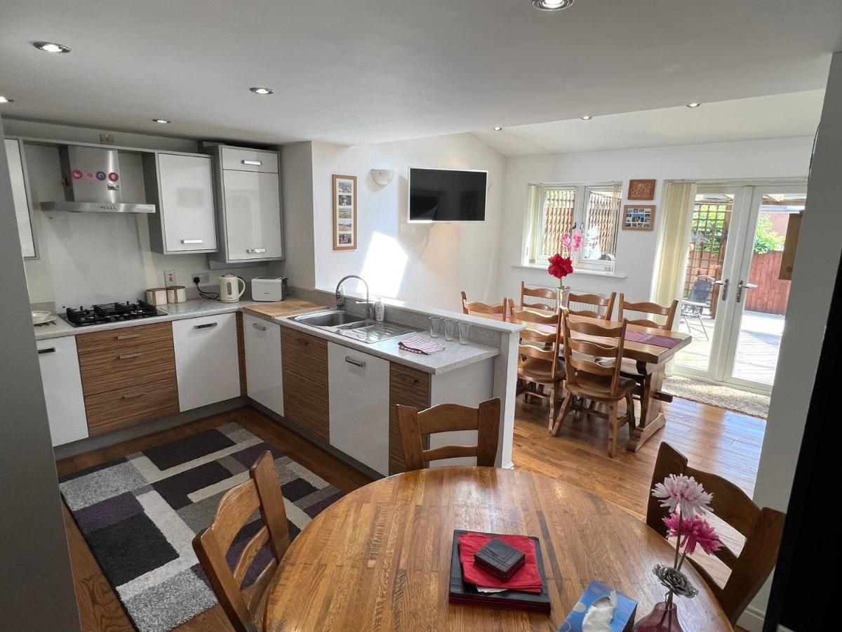 Simply Stunning 2 Bedroom Home With Parking Space Nottingham Exteriér fotografie